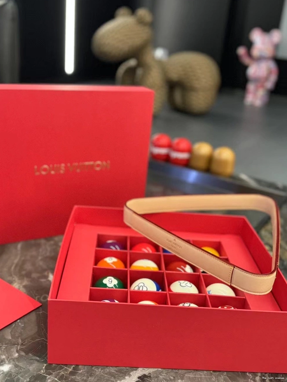 LV TABLE POOL SET 0712